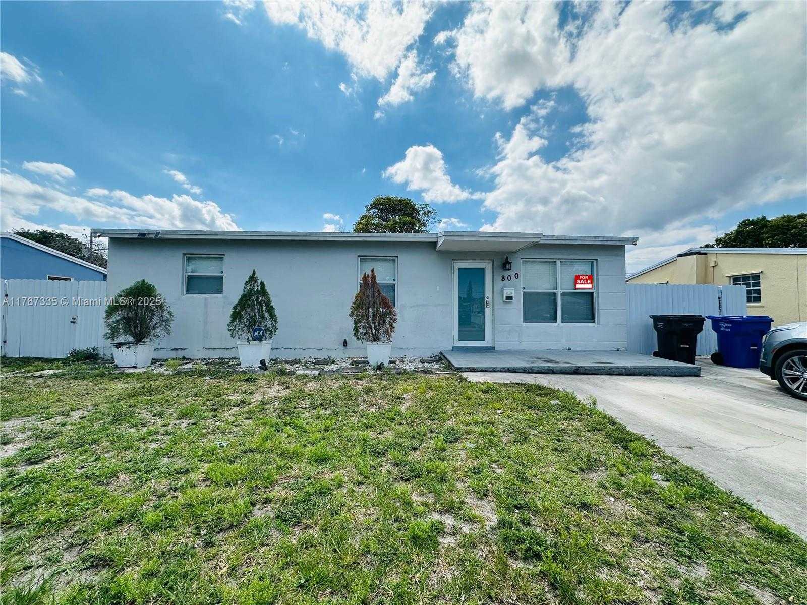 Small Image of 800 NORTH 69TH AVE, Hollywood Number 2