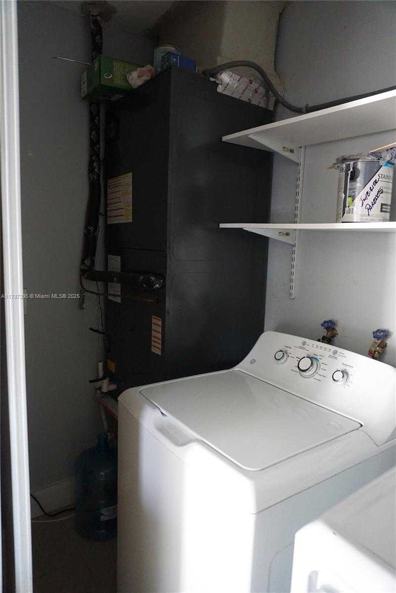 Small Image of 800 NORTH 69TH AVE, Hollywood Number 24