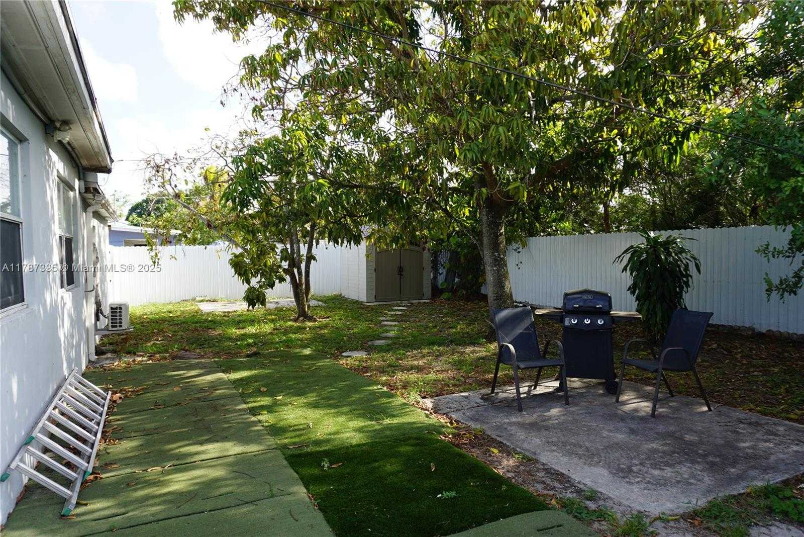 Small Image of 800 NORTH 69TH AVE, Hollywood Number 26