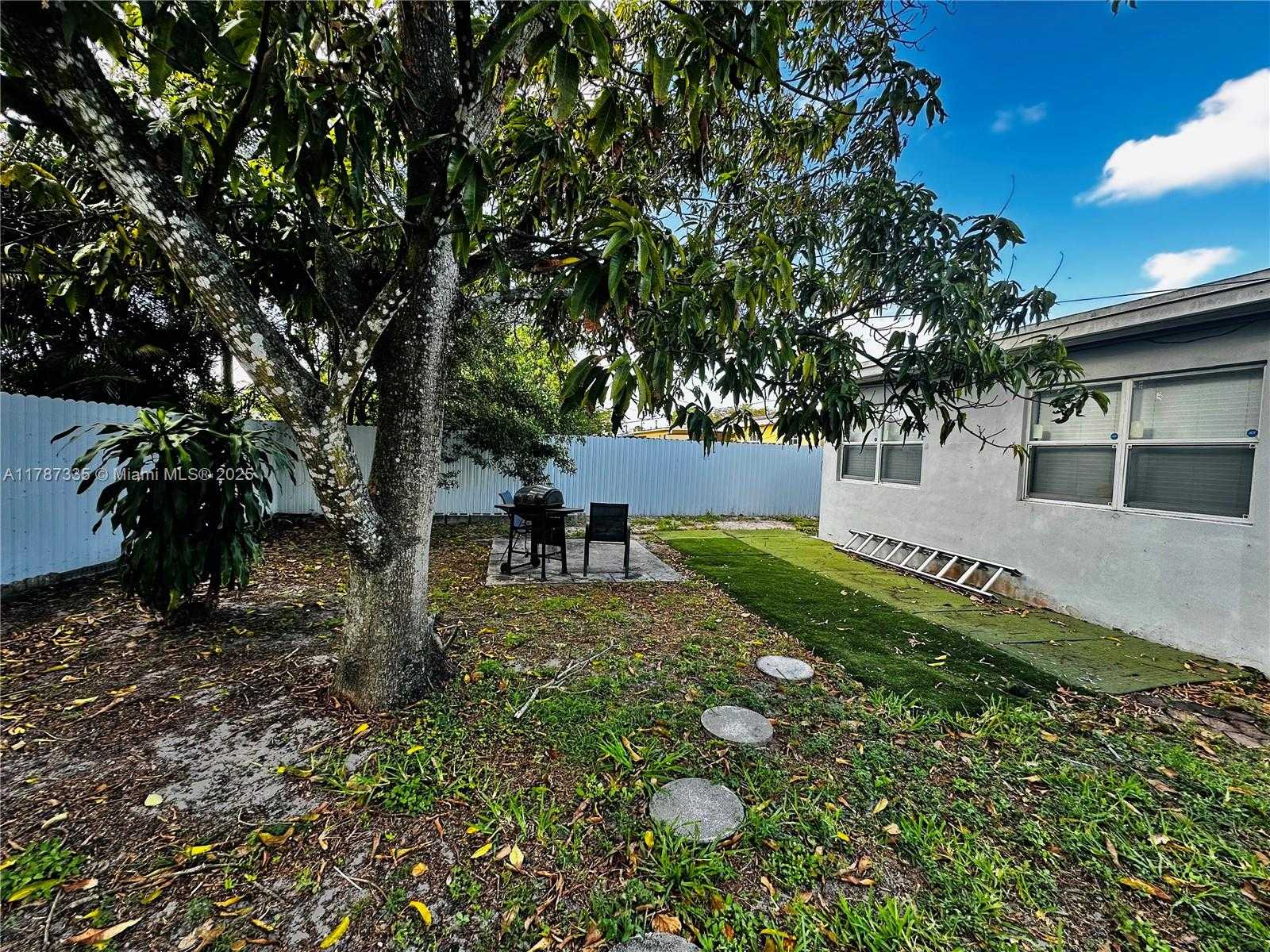 Small Image of 800 NORTH 69TH AVE, Hollywood Number 28