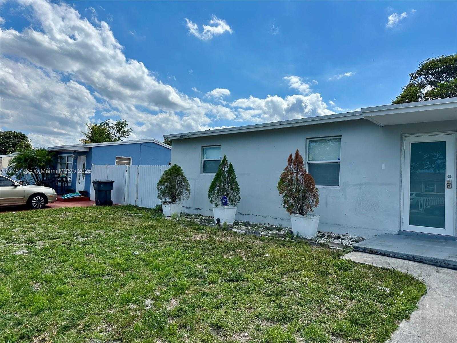 Small Image of 800 NORTH 69TH AVE, Hollywood Number 3