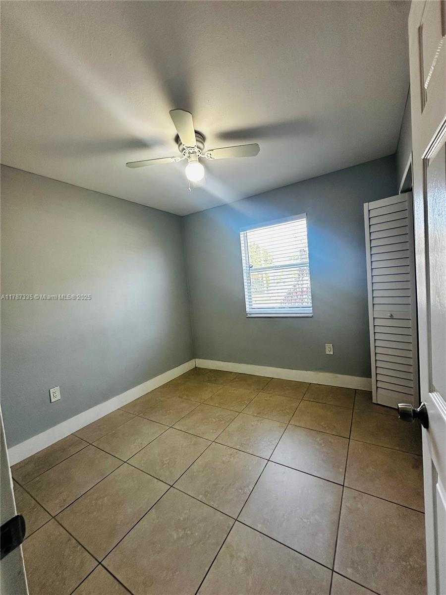 Small Image of 800 NORTH 69TH AVE, Hollywood Number 7