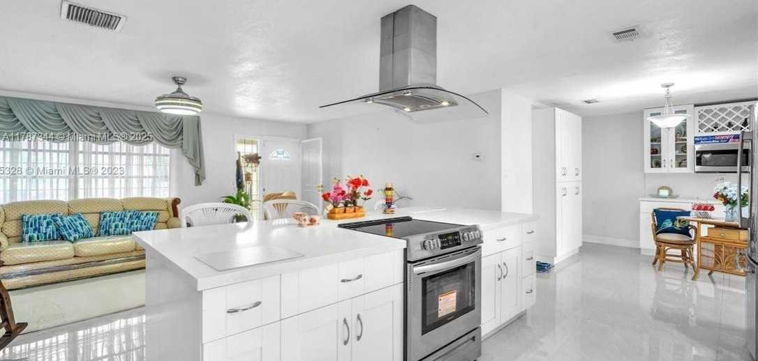 Small Image of 4941 NORTH WEST 55TH CT, Tamarac Number 6