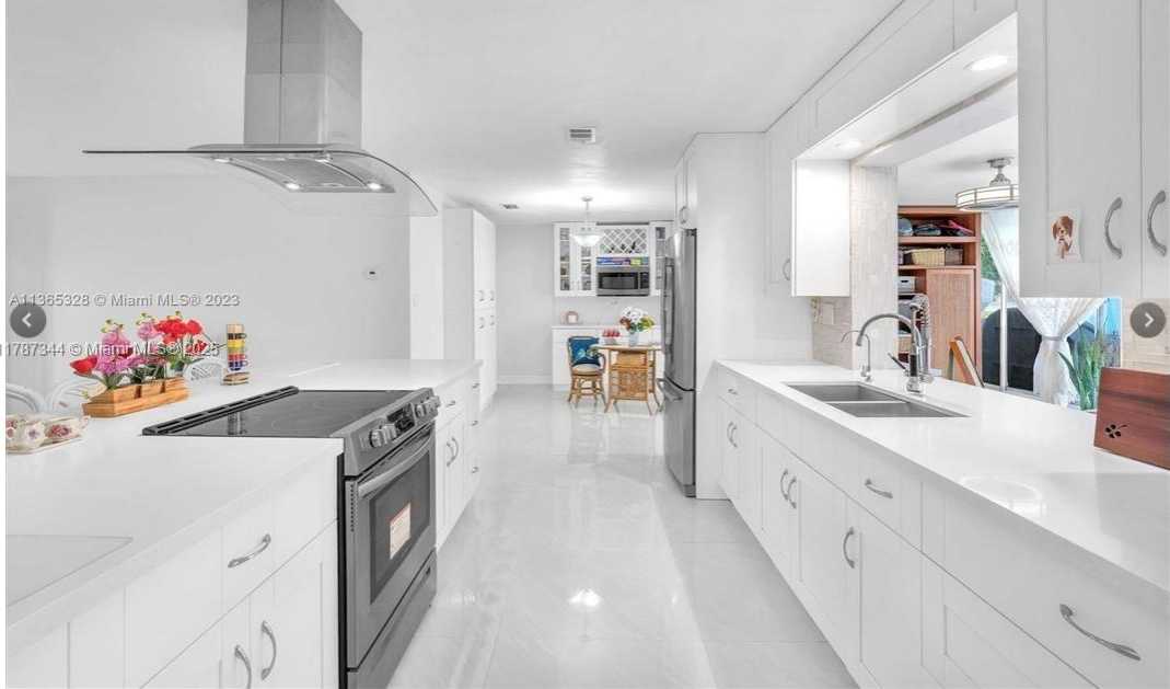 Small Image of 4941 NORTH WEST 55TH CT, Tamarac Number 8