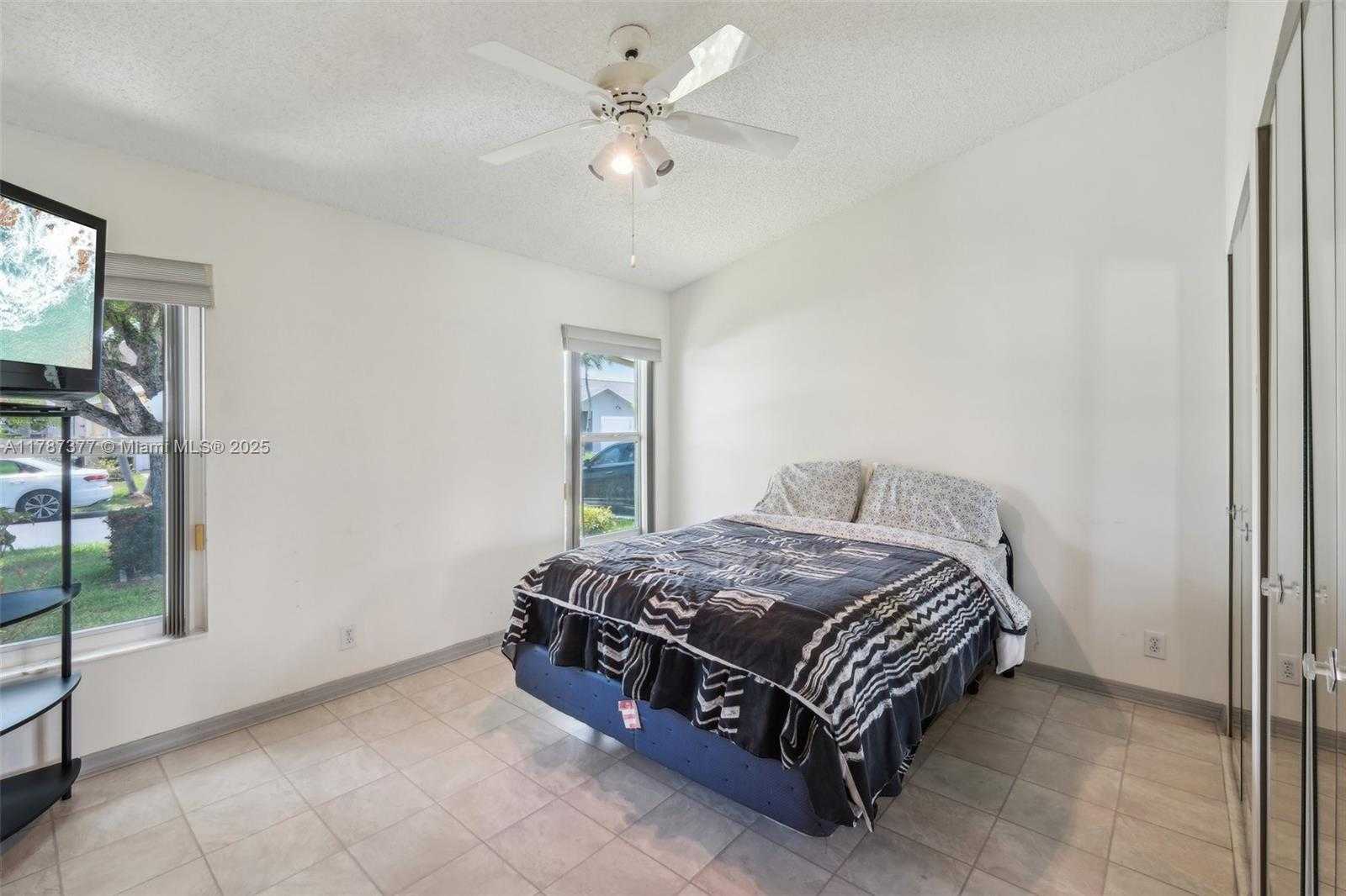 Small Image of 5260 TIFFANY ANNE CIR, West Palm Beach Number 11