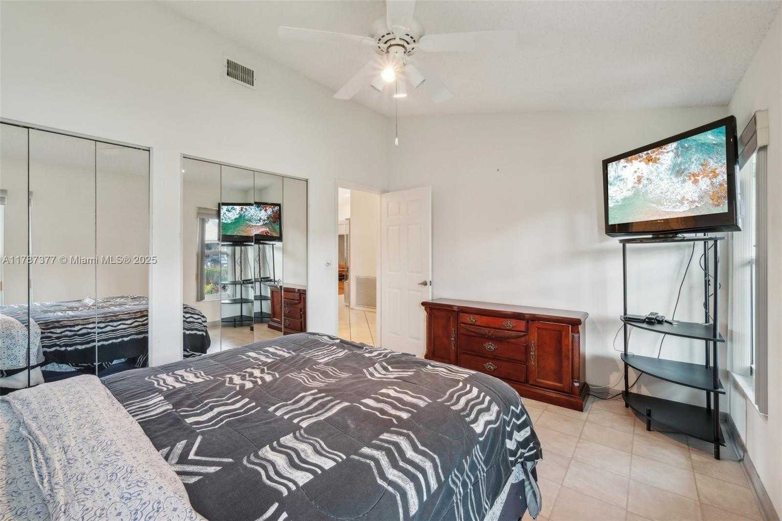 Small Image of 5260 TIFFANY ANNE CIR, West Palm Beach Number 12