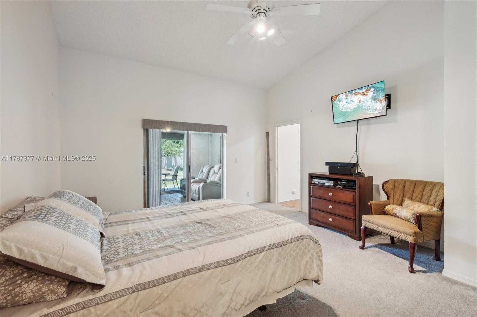 Small Image of 5260 TIFFANY ANNE CIR, West Palm Beach Number 21