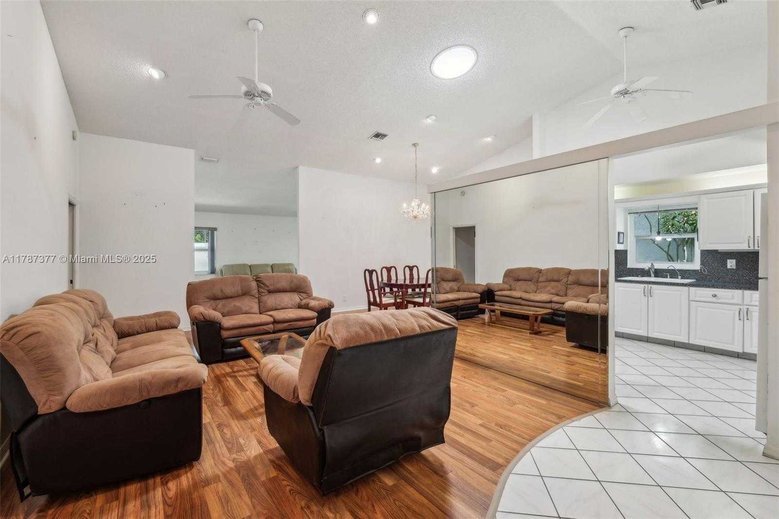 Small Image of 5260 TIFFANY ANNE CIR, West Palm Beach Number 6