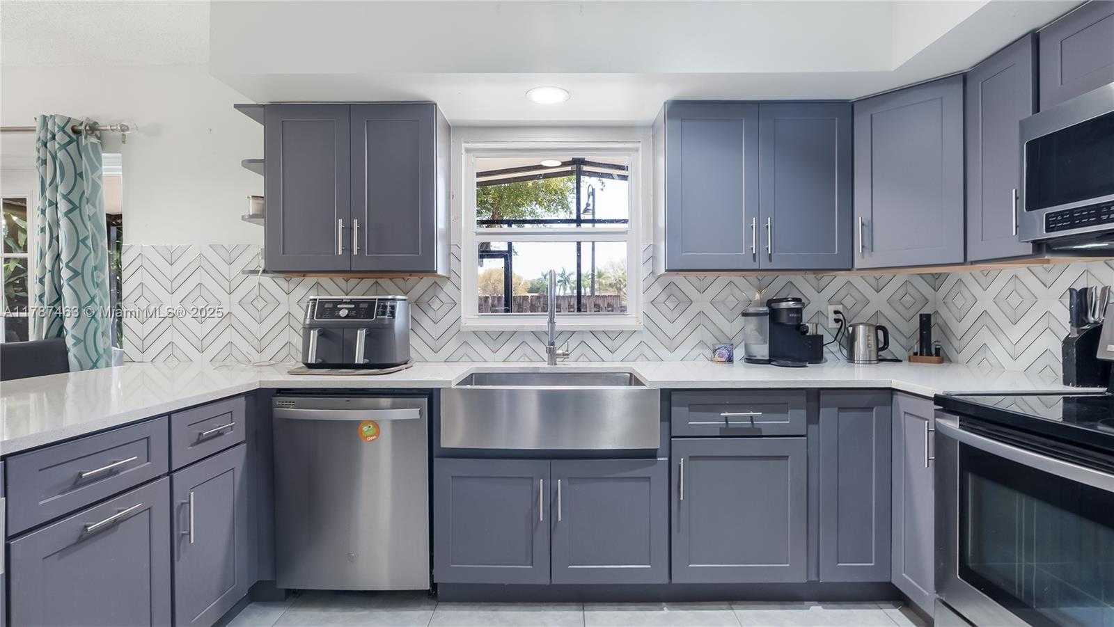 Small Image of 2641 HURON WAY, Miramar Number 13