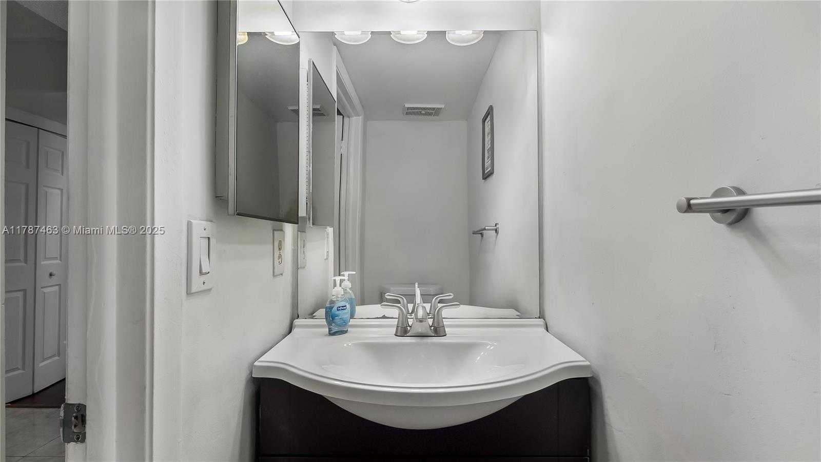 Small Image of 2641 HURON WAY, Miramar Number 19