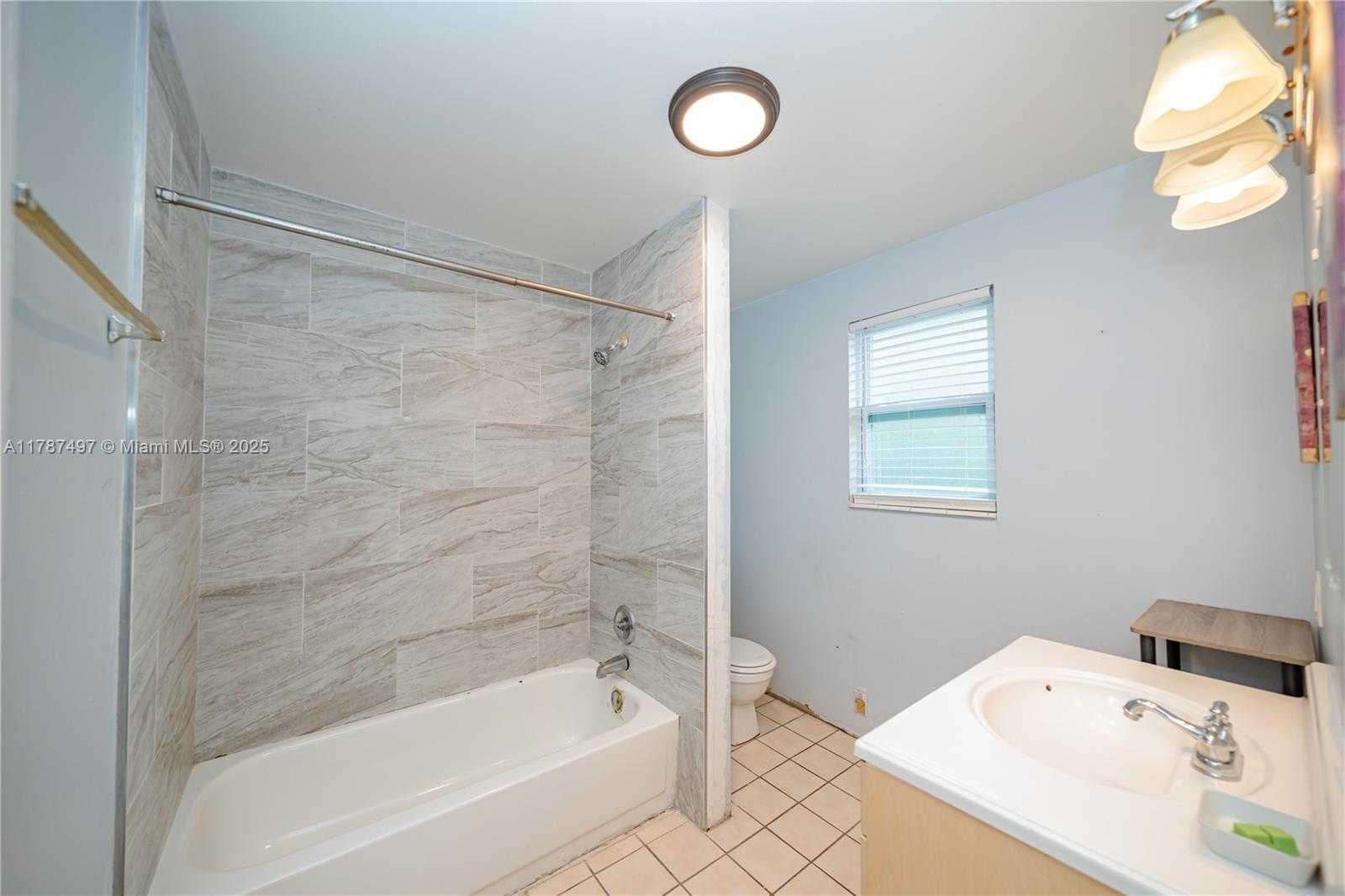 Small Image of 218 SOUTH WEST 14TH CT, Fort Lauderdale Number 12