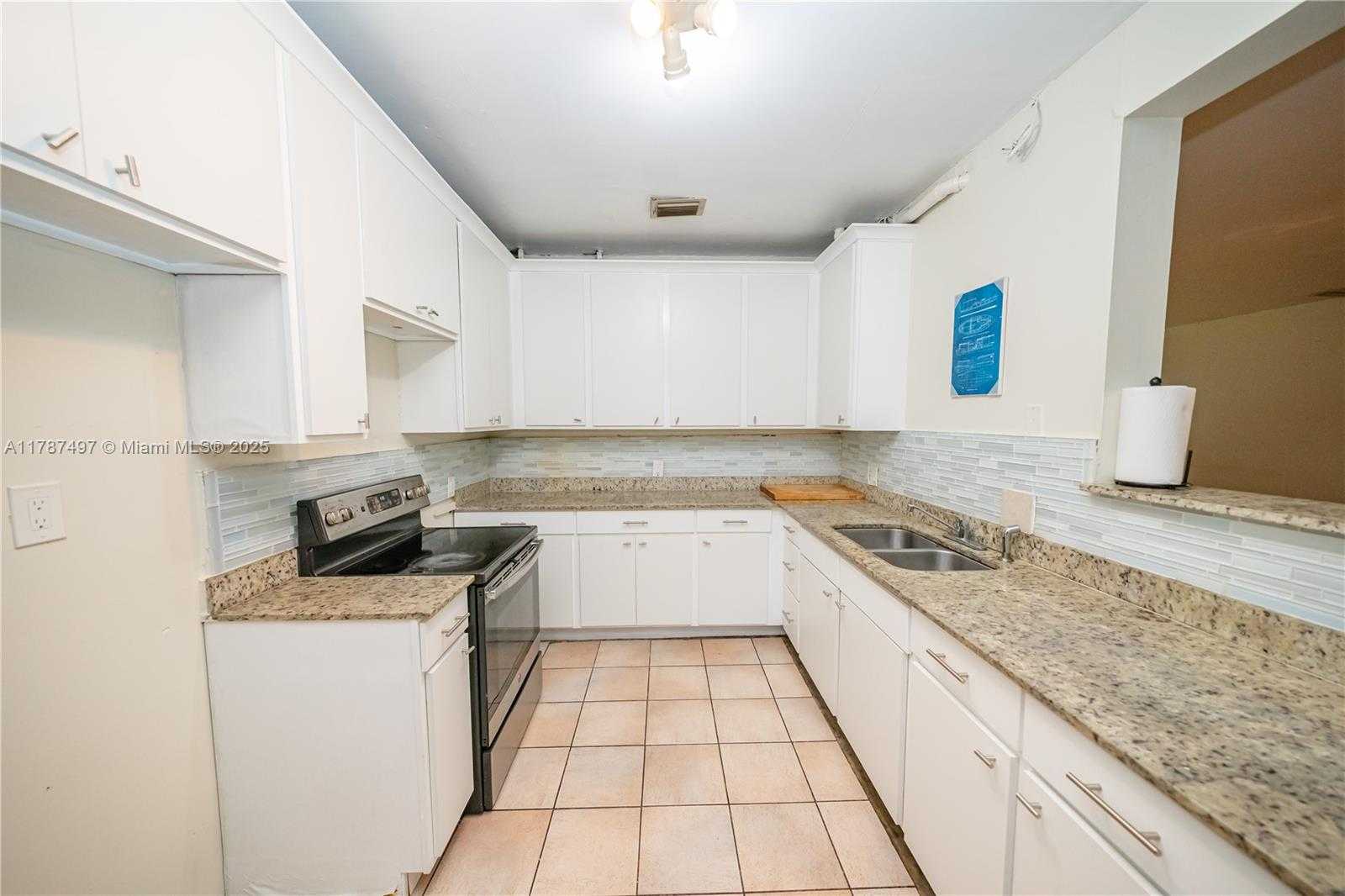 Small Image of 218 SOUTH WEST 14TH CT, Fort Lauderdale Number 16