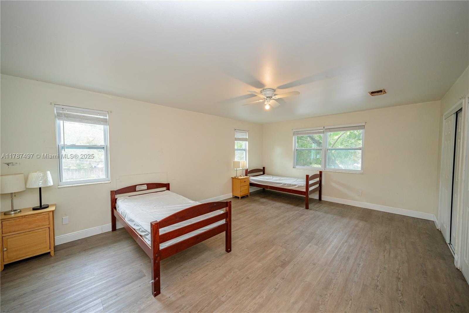 Small Image of 218 SOUTH WEST 14TH CT, Fort Lauderdale Number 32