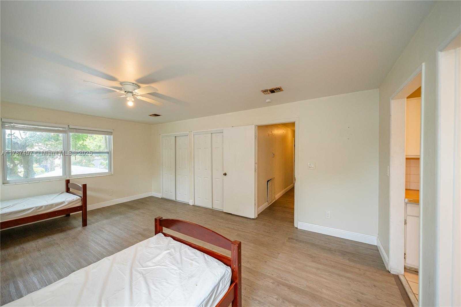 Small Image of 218 SOUTH WEST 14TH CT, Fort Lauderdale Number 33