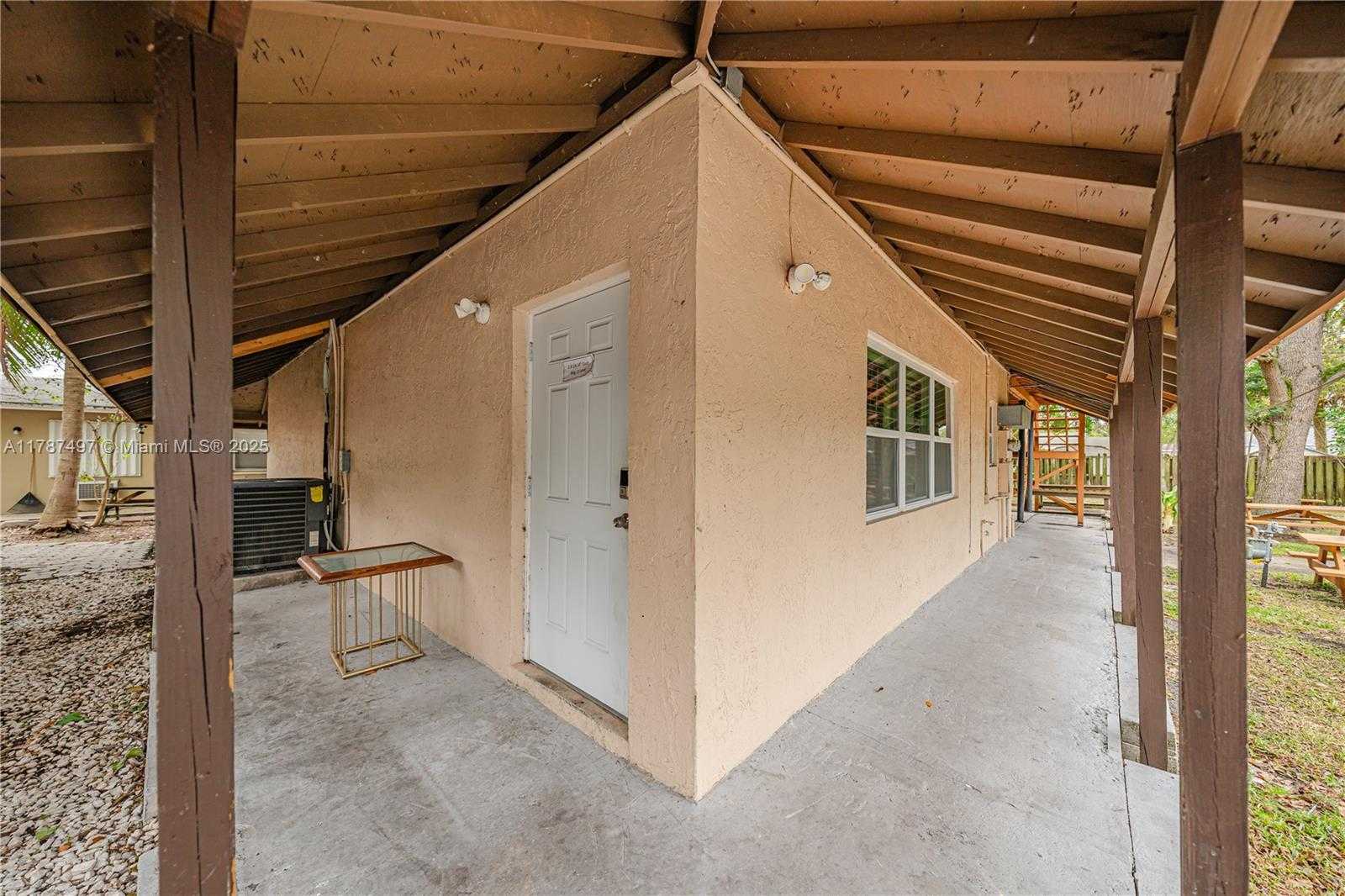 Small Image of 218 SOUTH WEST 14TH CT, Fort Lauderdale Number 7