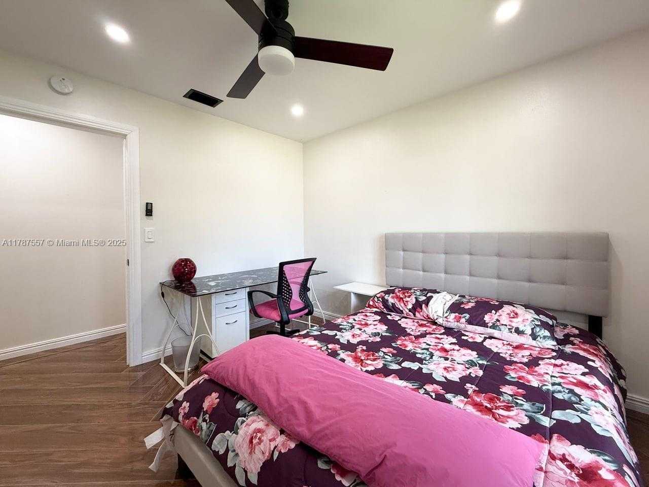 Small Image of 19612 SOUTH WEST 87TH PL, Cutler Bay Number 10