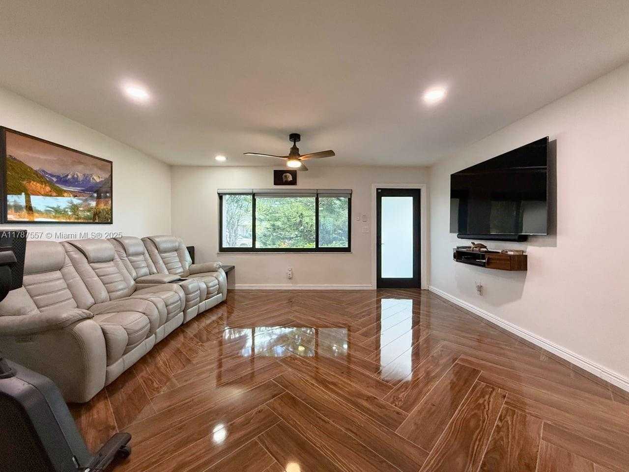 Small Image of 19612 SOUTH WEST 87TH PL, Cutler Bay Number 22