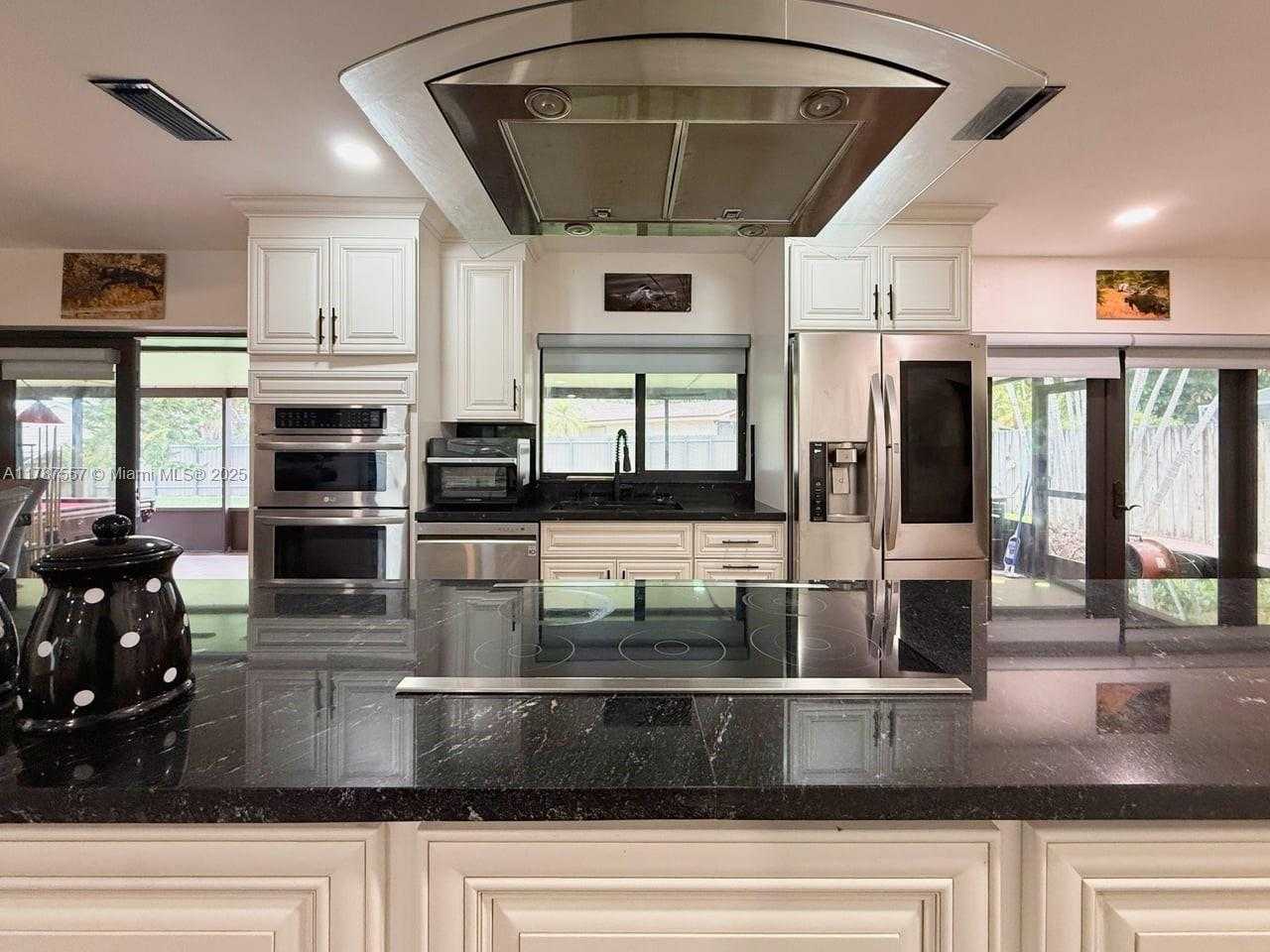 Small Image of 19612 SOUTH WEST 87TH PL, Cutler Bay Number 23