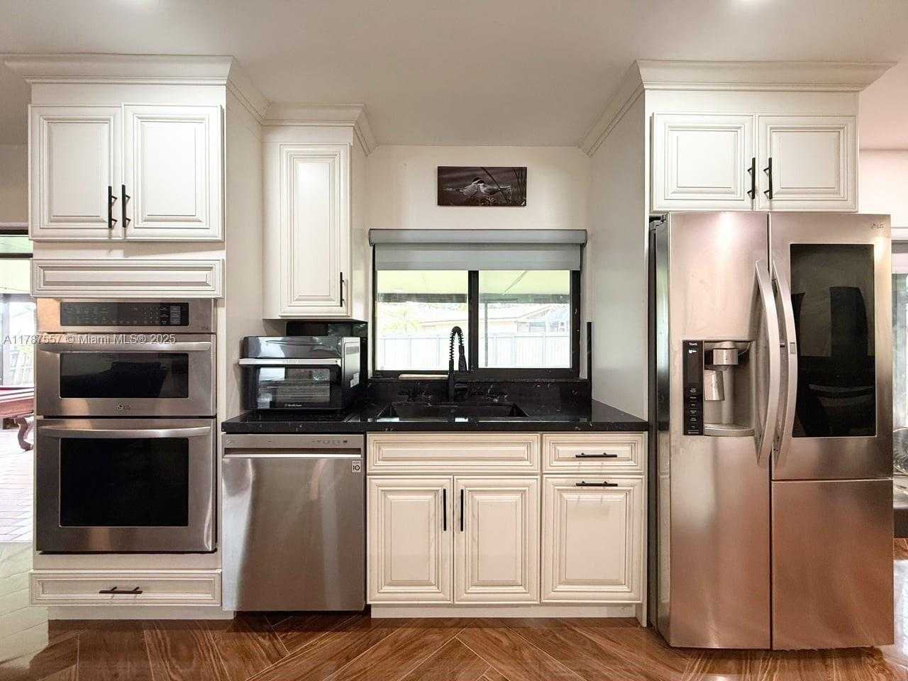 Small Image of 19612 SOUTH WEST 87TH PL, Cutler Bay Number 24