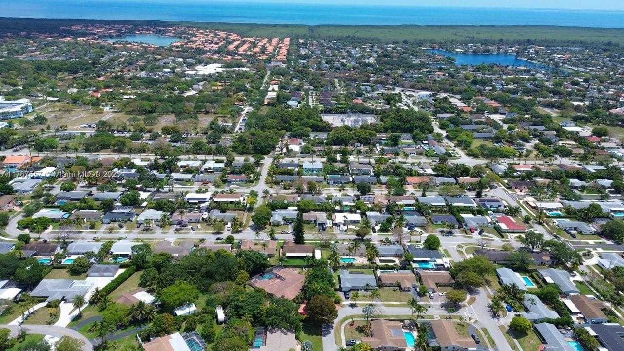 Small Image of 19612 SOUTH WEST 87TH PL, Cutler Bay Number 5