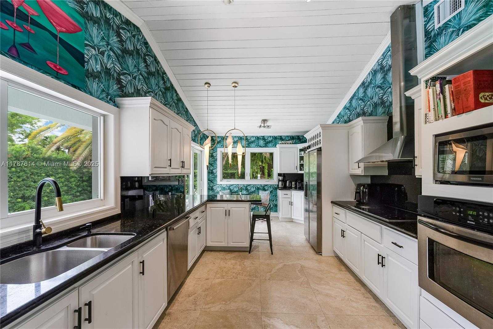 Small Image of 4404 ALHAMBRA CIR, Coral Gables Number 14