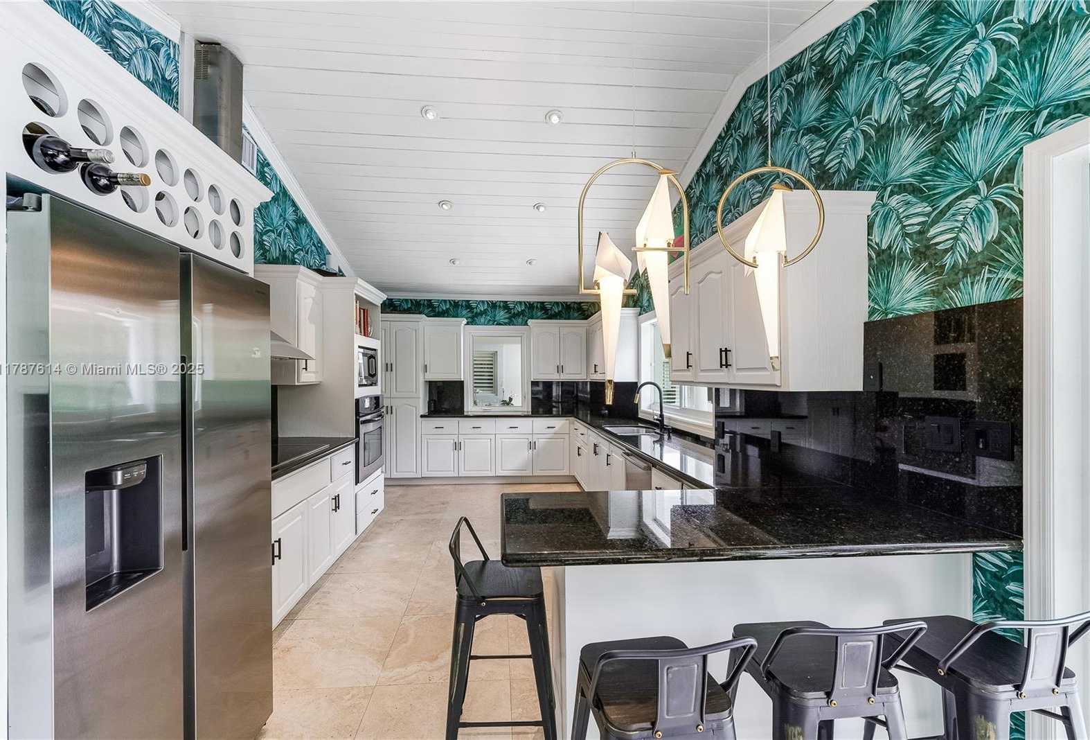 Small Image of 4404 ALHAMBRA CIR, Coral Gables Number 16