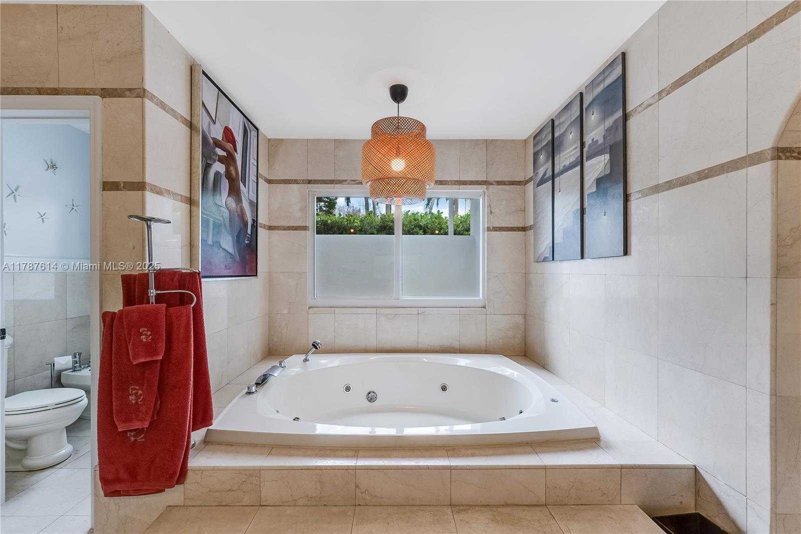 Small Image of 4404 ALHAMBRA CIR, Coral Gables Number 26