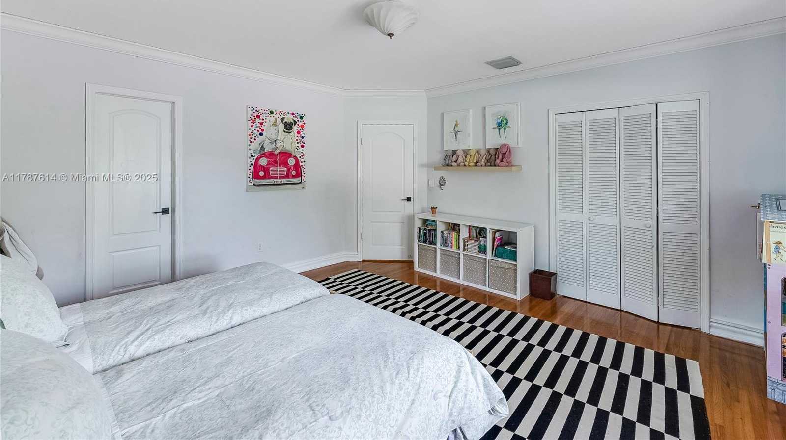Small Image of 4404 ALHAMBRA CIR, Coral Gables Number 28