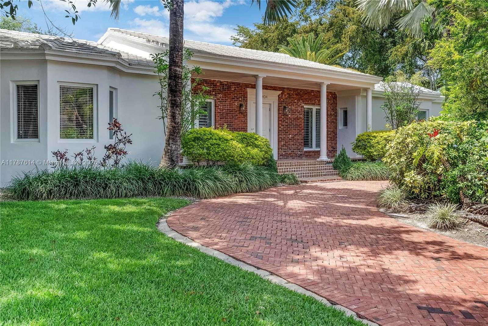 Small Image of 4404 ALHAMBRA CIR, Coral Gables Number 3