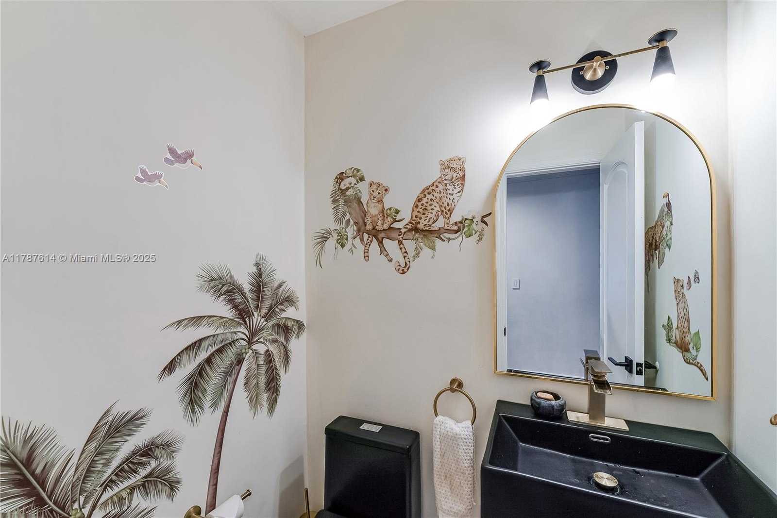Small Image of 4404 ALHAMBRA CIR, Coral Gables Number 30