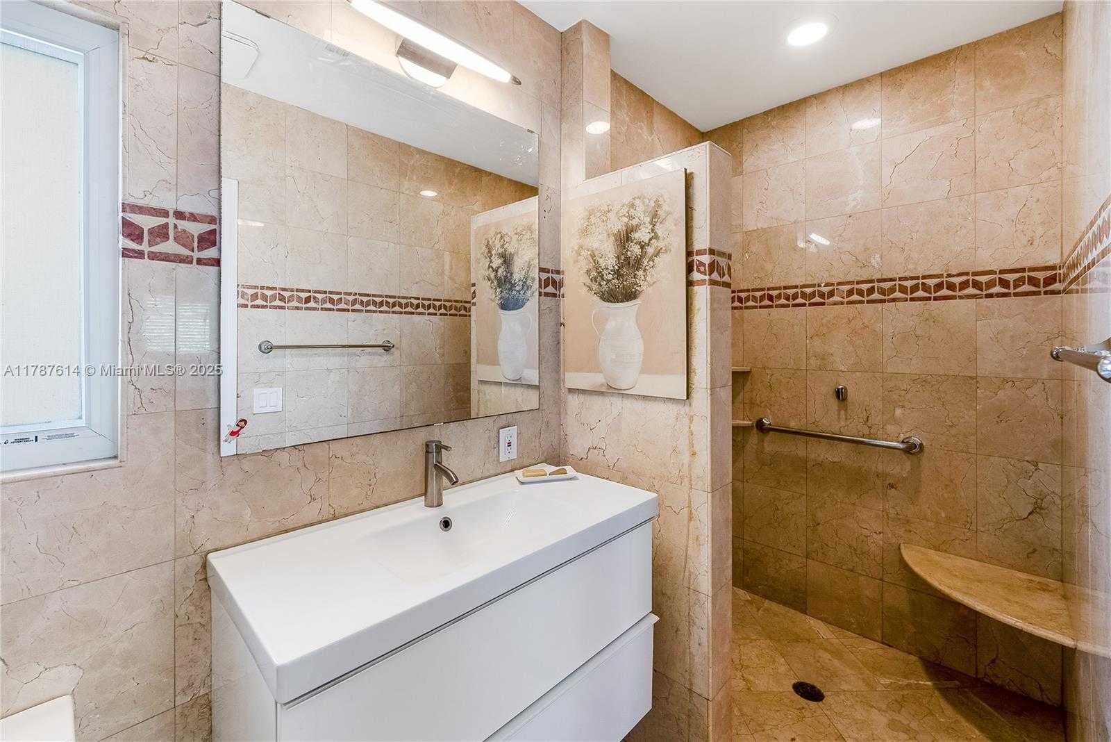 Small Image of 4404 ALHAMBRA CIR, Coral Gables Number 33