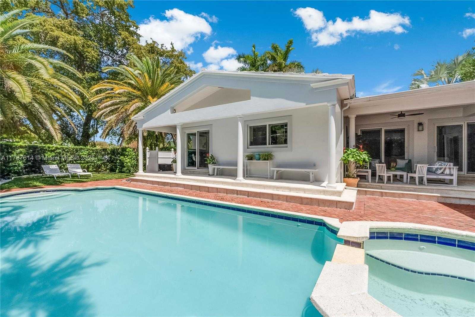 Small Image of 4404 ALHAMBRA CIR, Coral Gables Number 34
