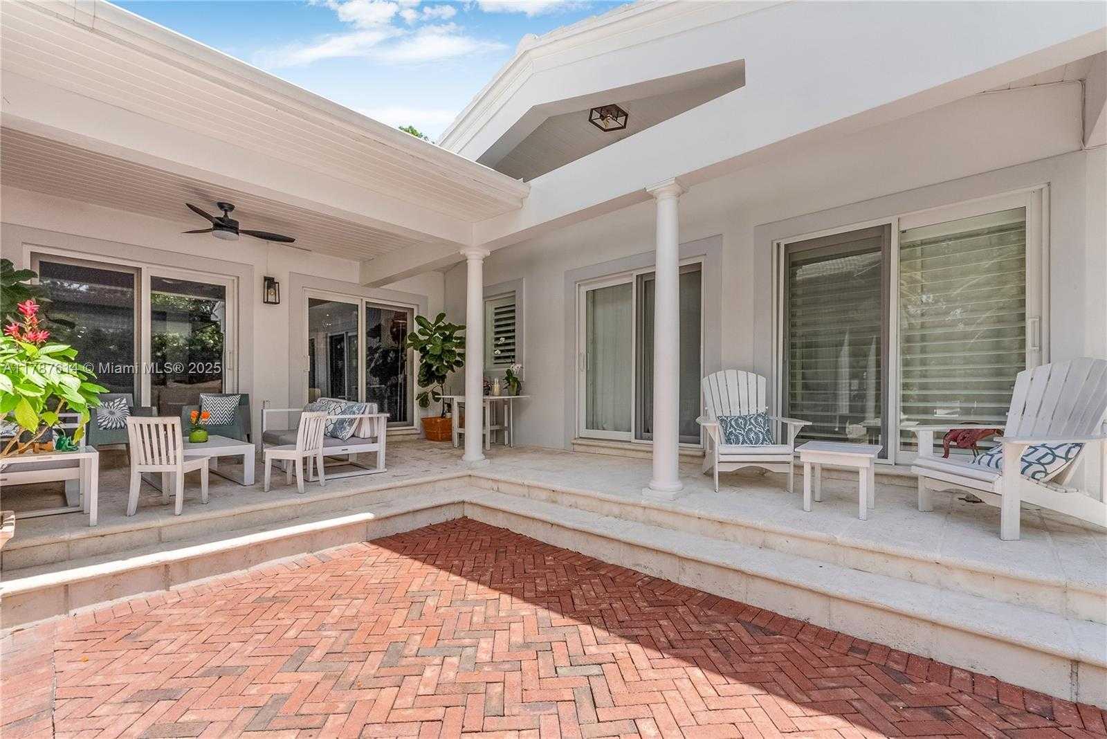 Small Image of 4404 ALHAMBRA CIR, Coral Gables Number 35