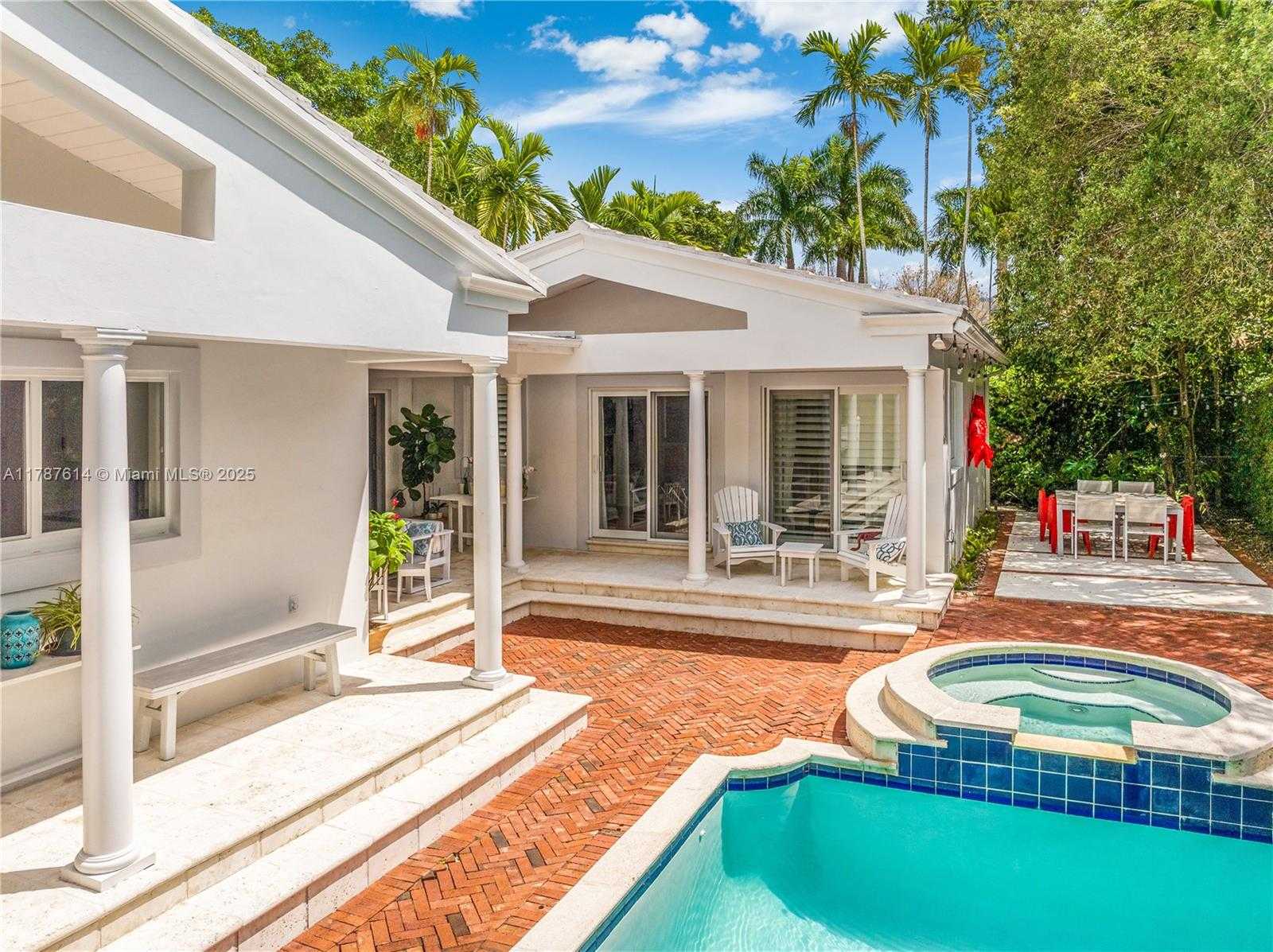 Small Image of 4404 ALHAMBRA CIR, Coral Gables Number 39