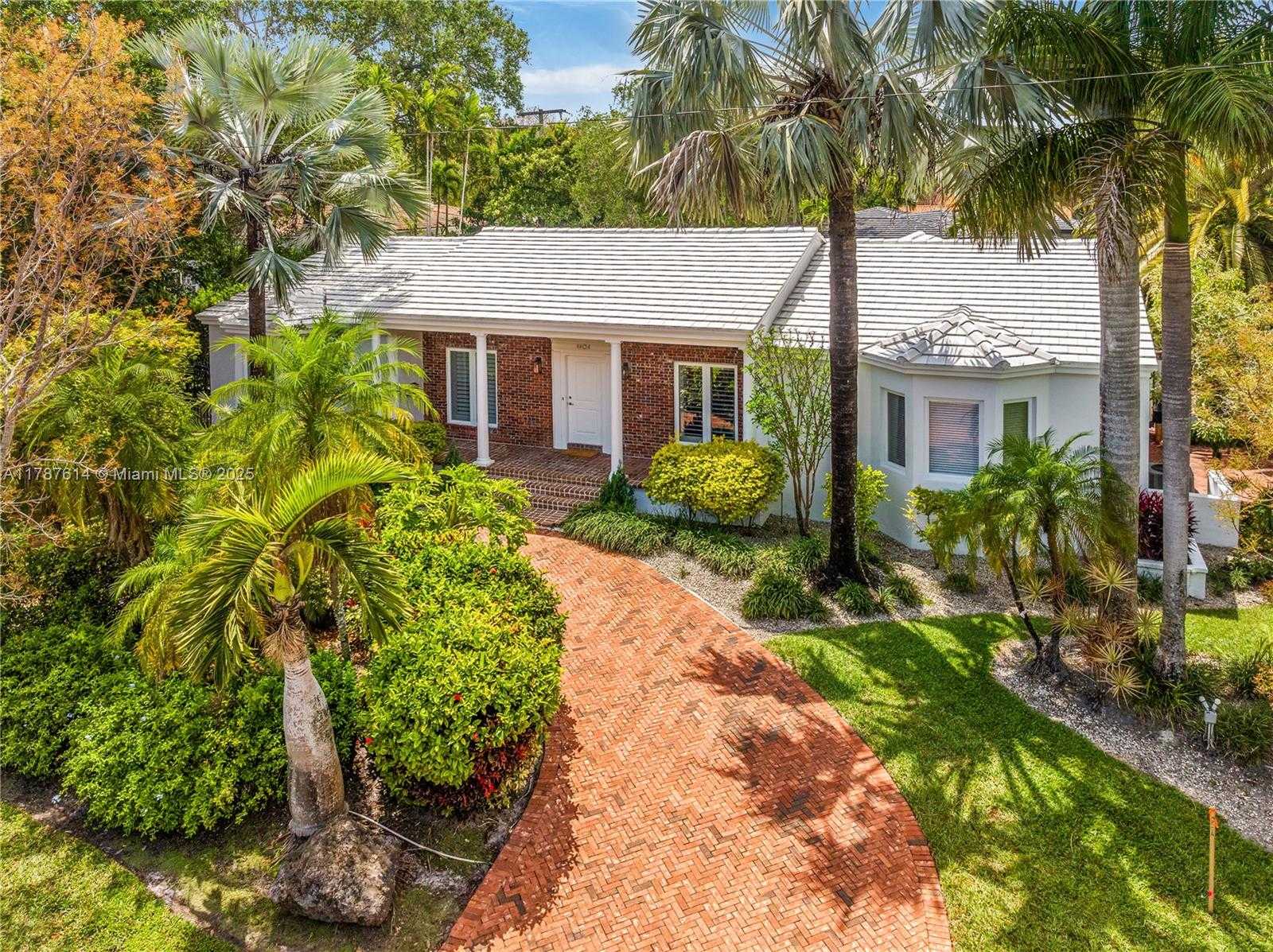 Small Image of 4404 ALHAMBRA CIR, Coral Gables Number 4