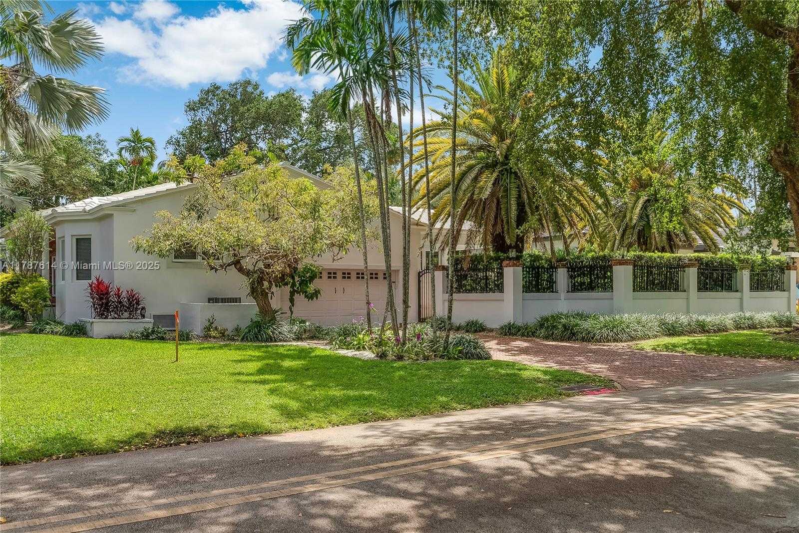 Small Image of 4404 ALHAMBRA CIR, Coral Gables Number 46