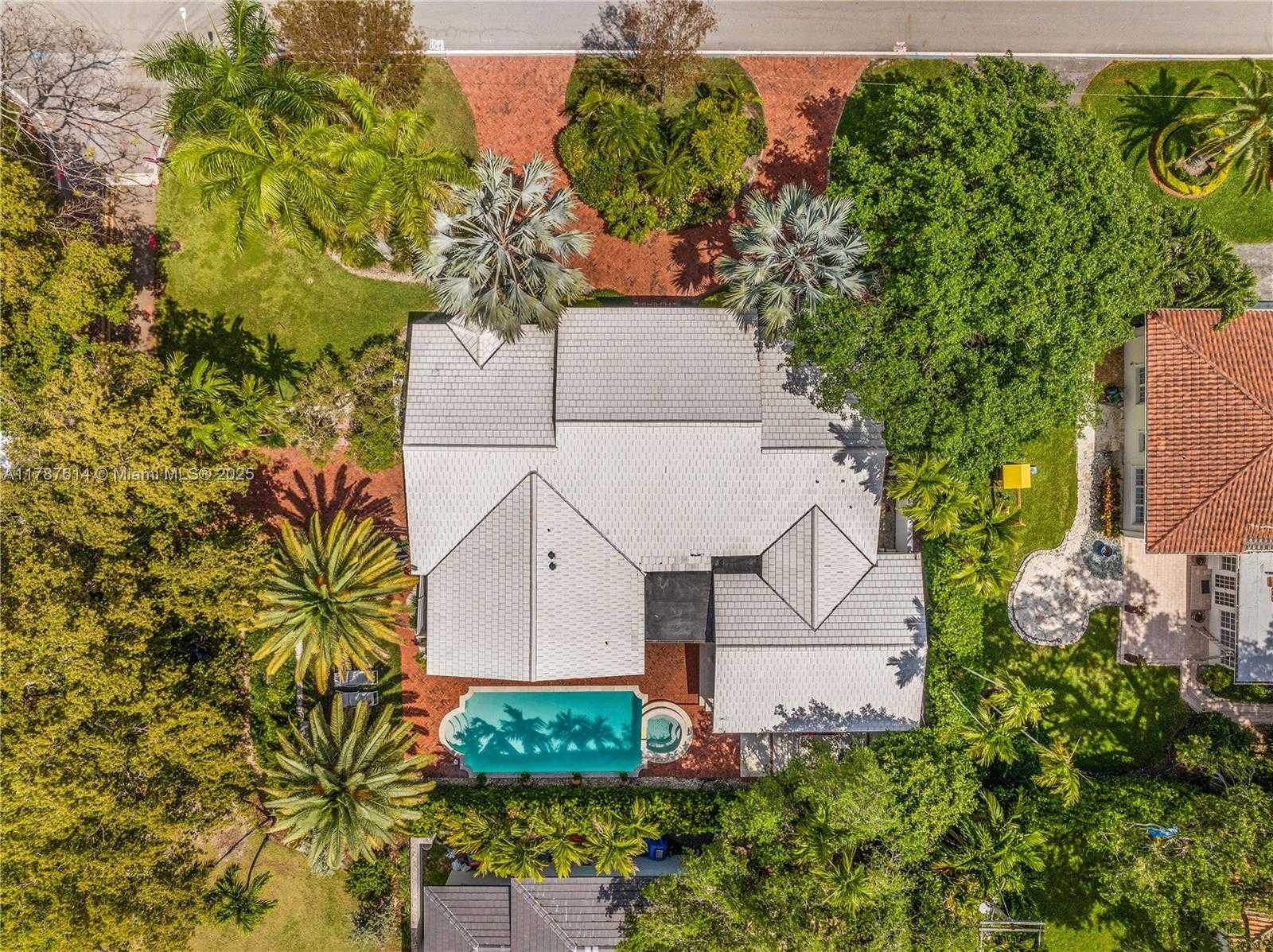 Small Image of 4404 ALHAMBRA CIR, Coral Gables Number 50
