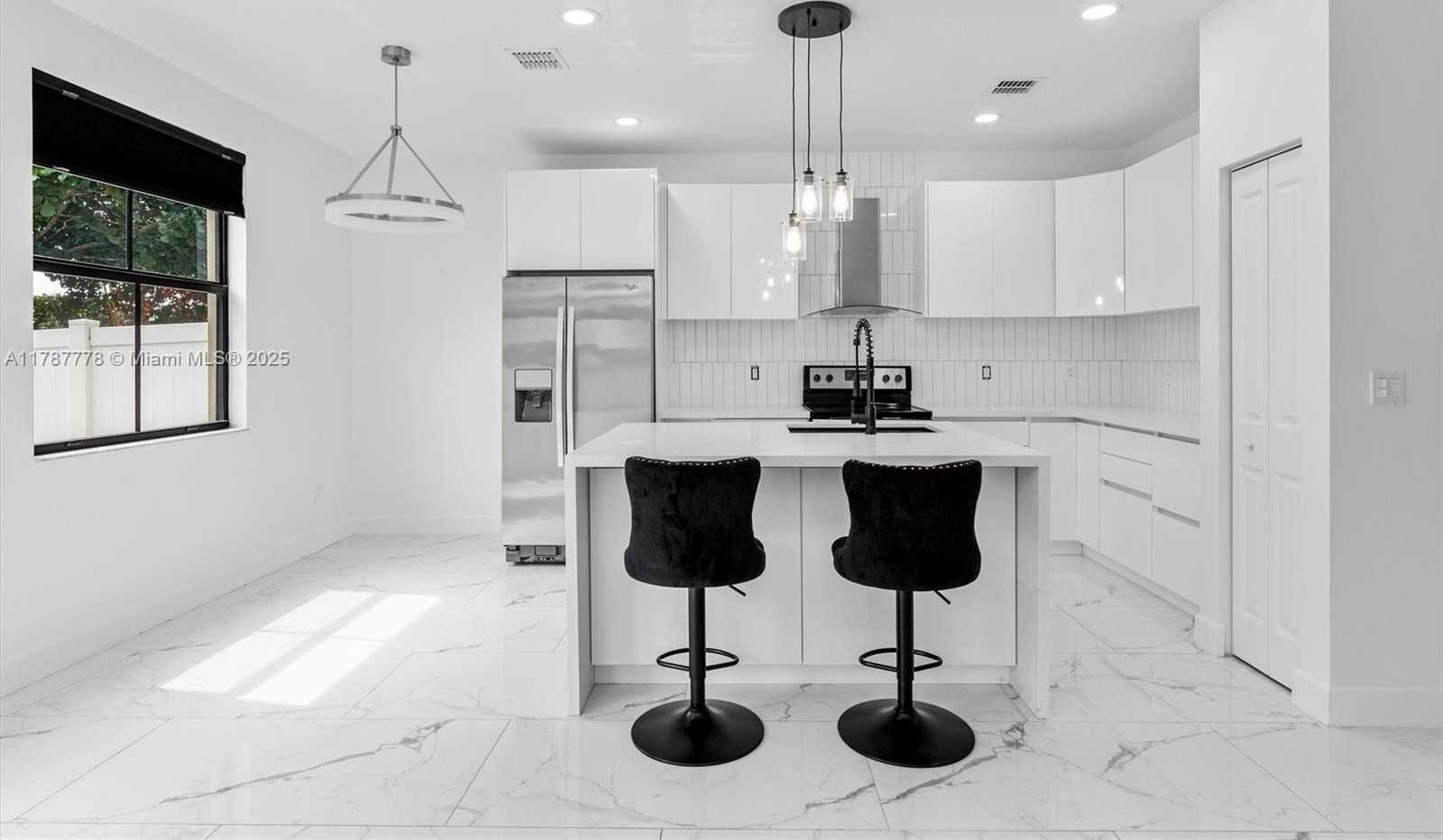 Small Image of 4814 NORTH WEST 56TH CT, Tamarac Number 2