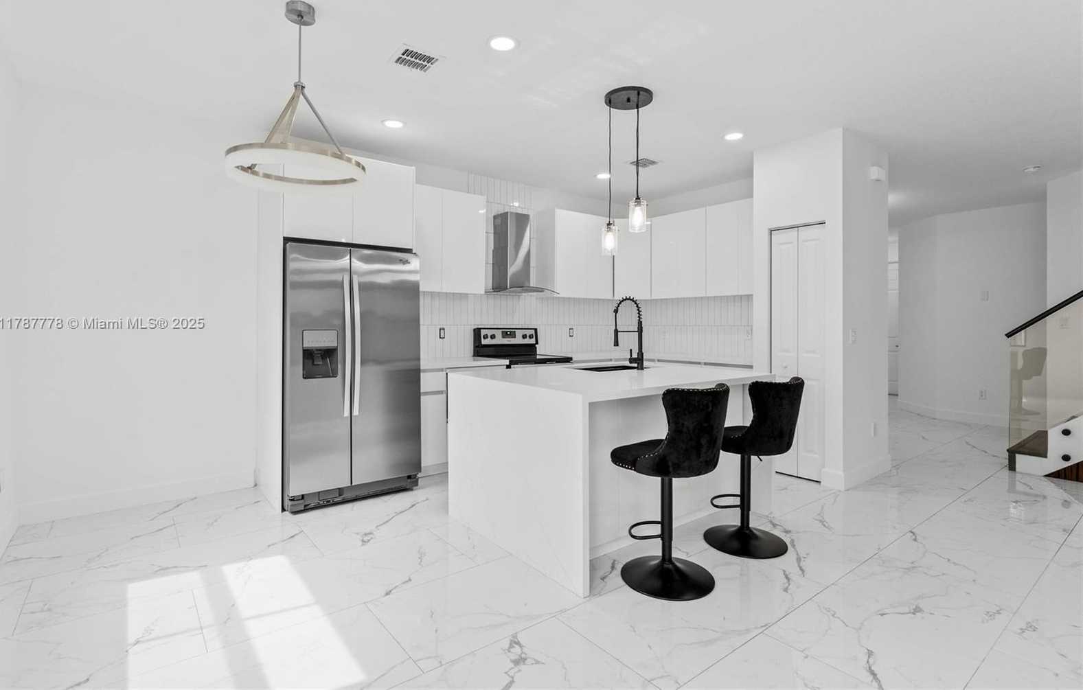 Small Image of 4814 NORTH WEST 56TH CT, Tamarac Number 3