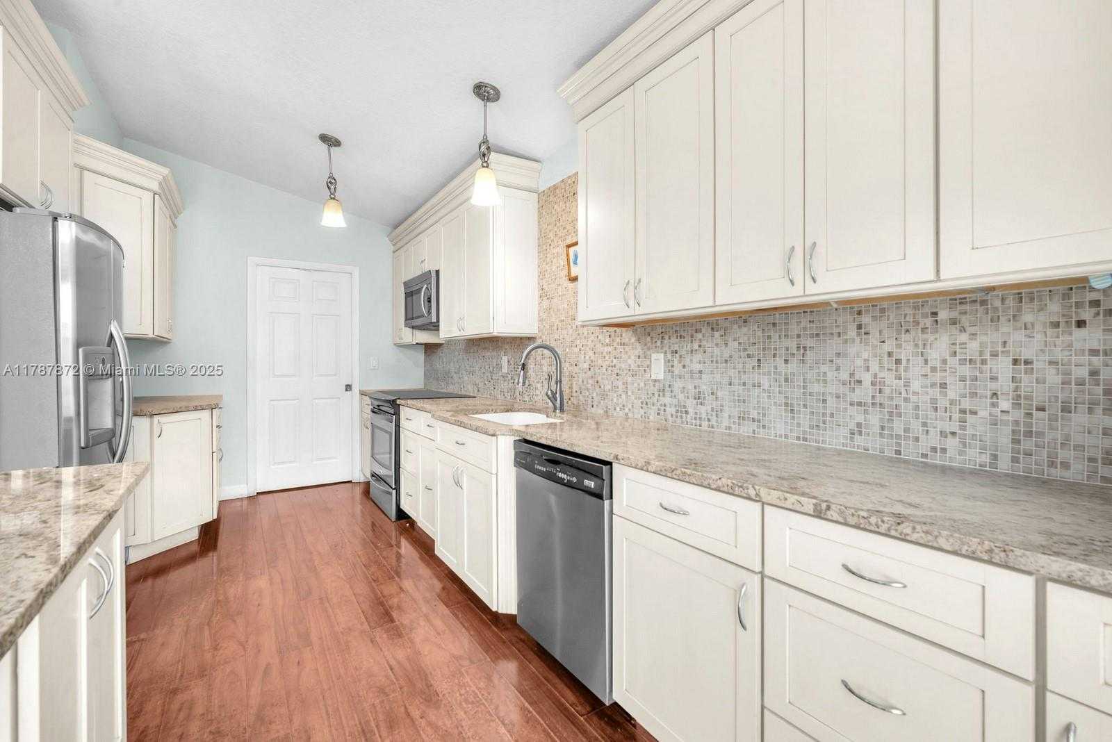 Small Image of 2724 CAYENNE AVE, Cooper City Number 11