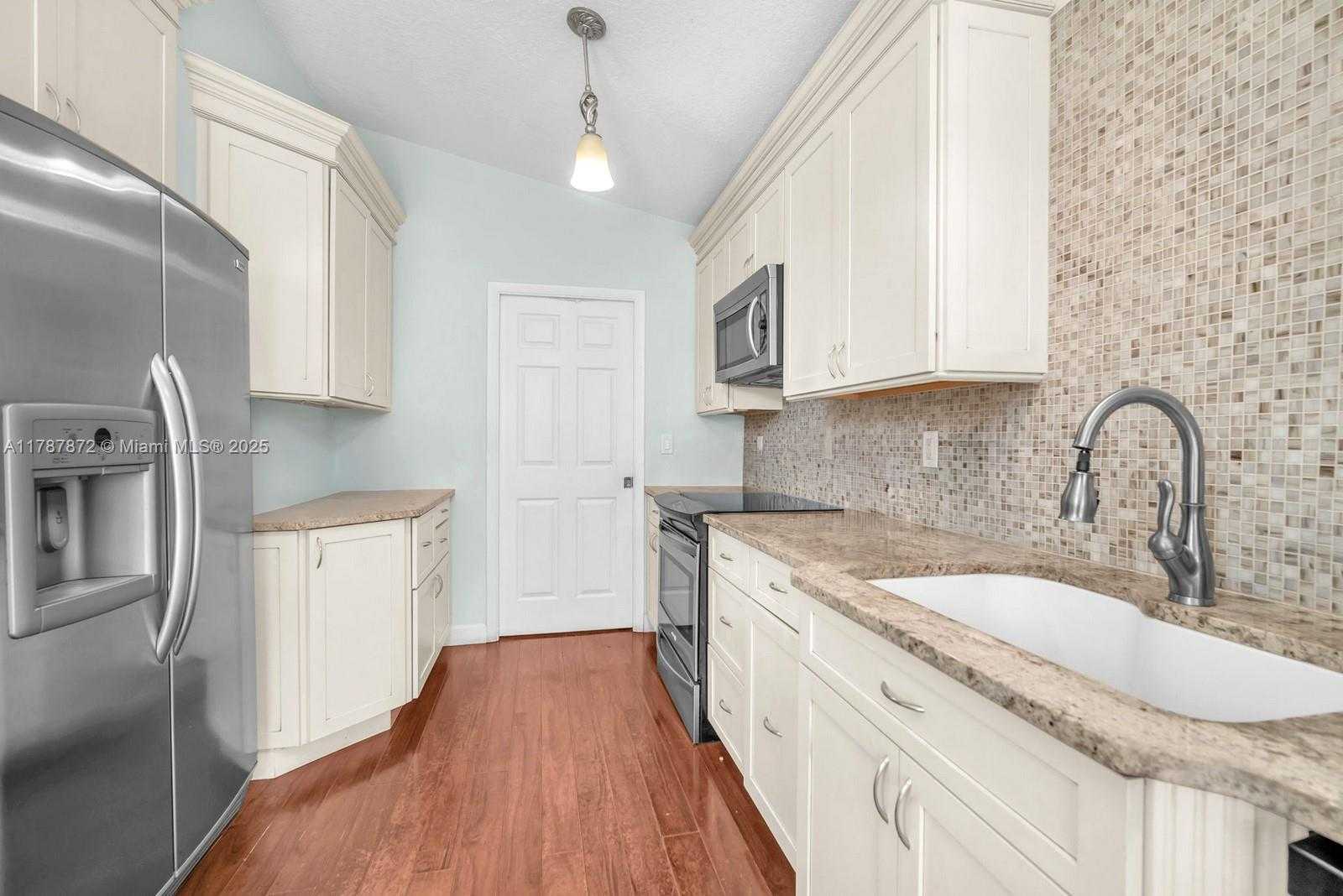 Small Image of 2724 CAYENNE AVE, Cooper City Number 14