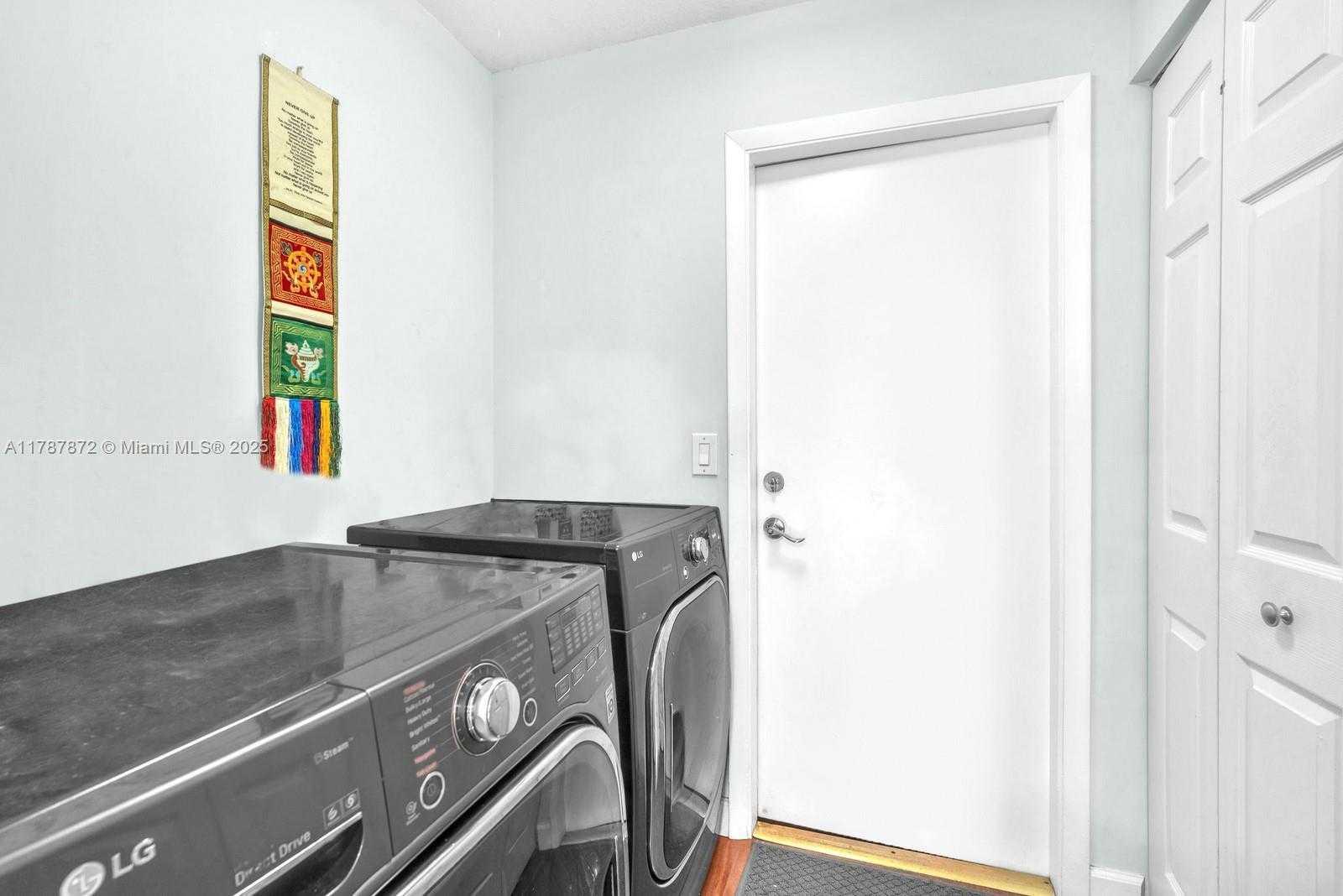 Small Image of 2724 CAYENNE AVE, Cooper City Number 24