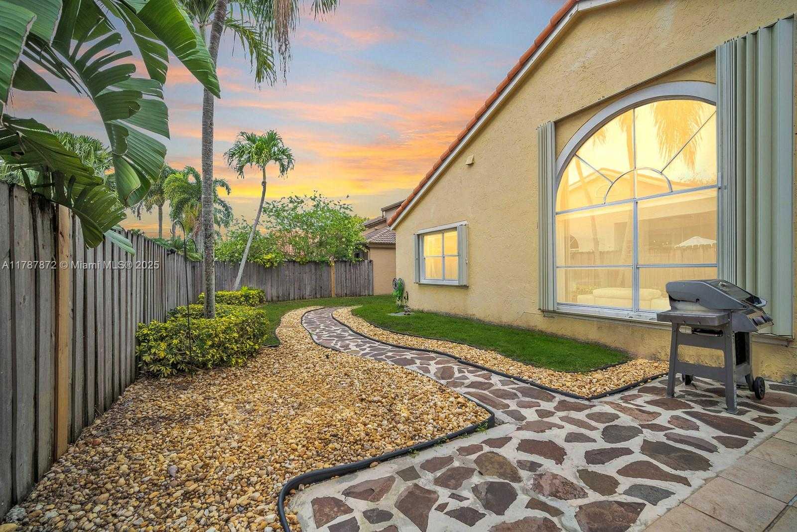 Small Image of 2724 CAYENNE AVE, Cooper City Number 27