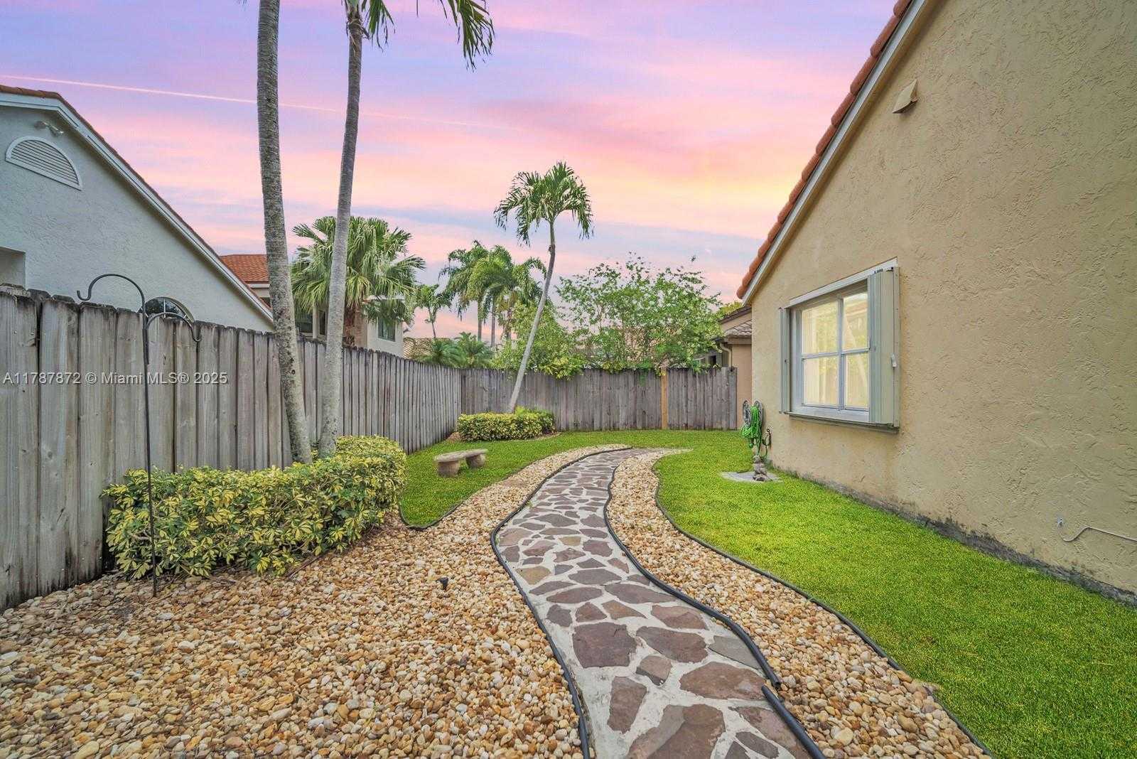 Small Image of 2724 CAYENNE AVE, Cooper City Number 28