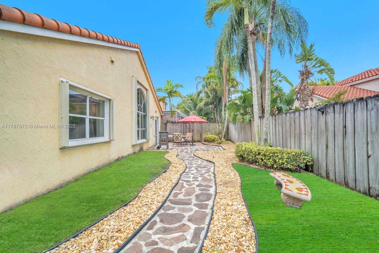 Small Image of 2724 CAYENNE AVE, Cooper City Number 29