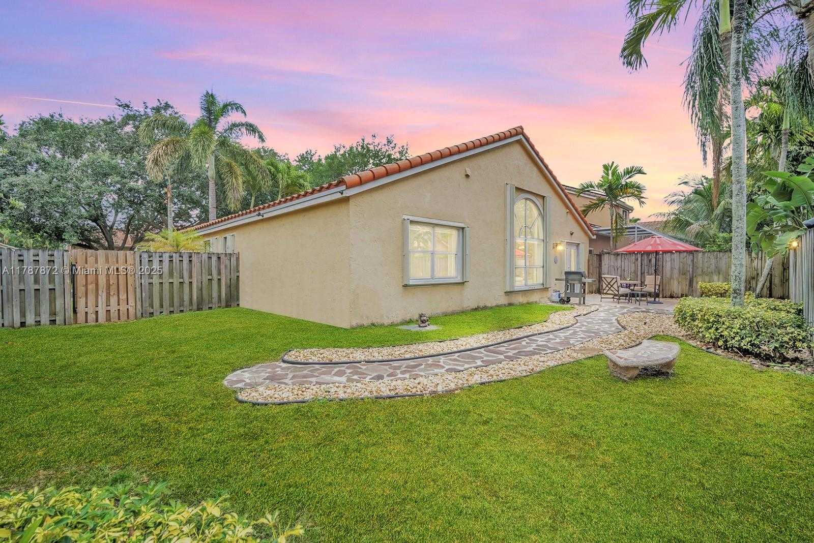 Small Image of 2724 CAYENNE AVE, Cooper City Number 30