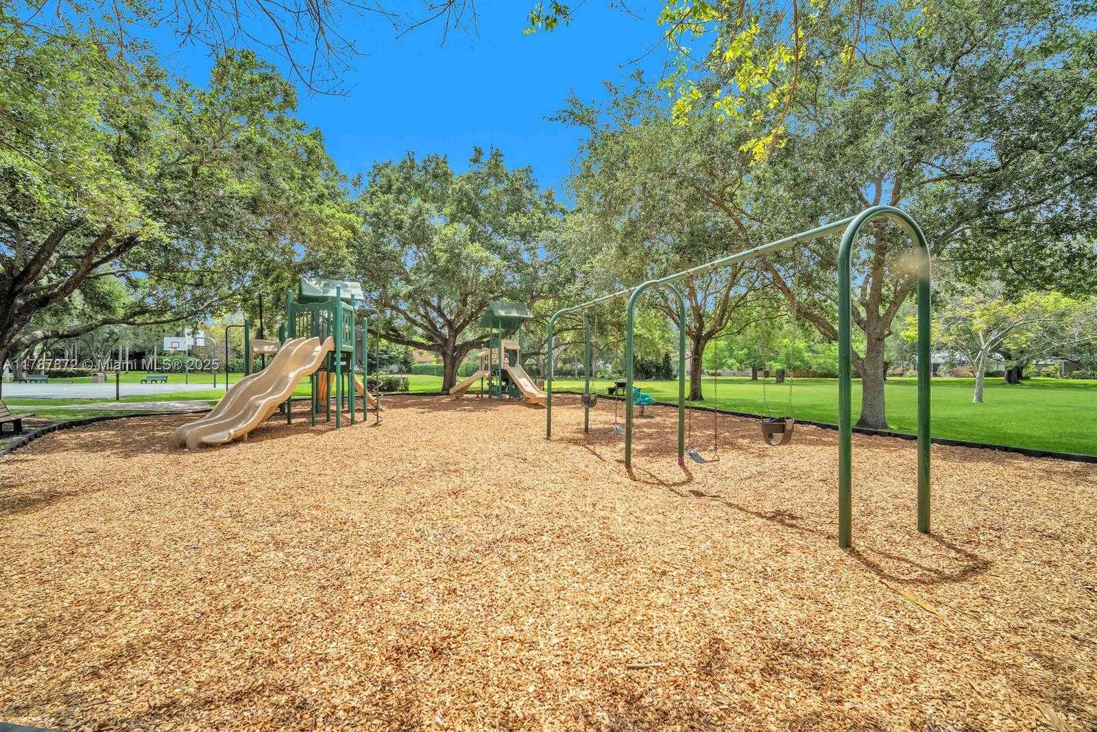 Small Image of 2724 CAYENNE AVE, Cooper City Number 36