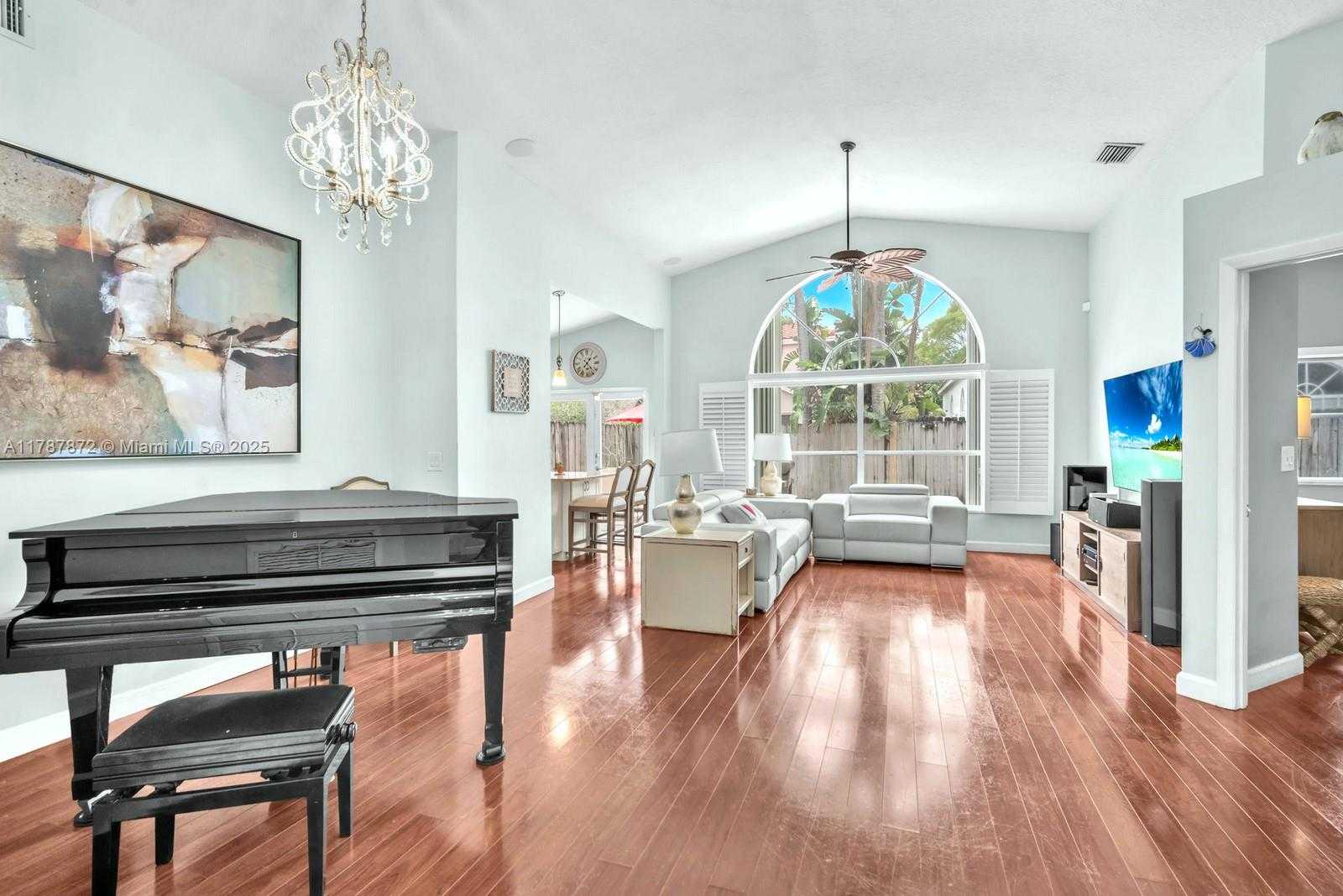 Small Image of 2724 CAYENNE AVE, Cooper City Number 4