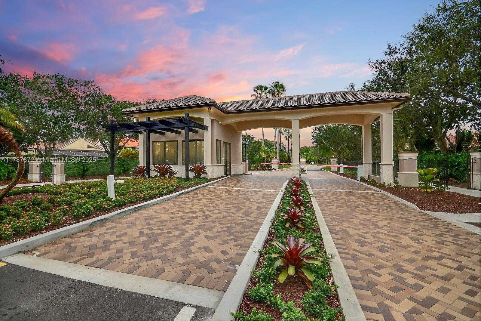 Small Image of 2724 CAYENNE AVE, Cooper City Number 41