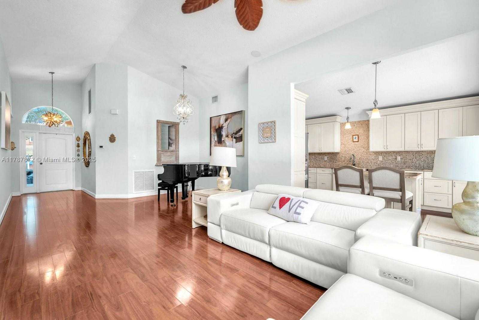 Small Image of 2724 CAYENNE AVE, Cooper City Number 9